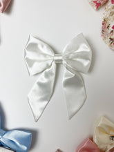 Load image into Gallery viewer, Bow Hair Clip with tail