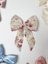 Load image into Gallery viewer, Bow Hair Clip with tail