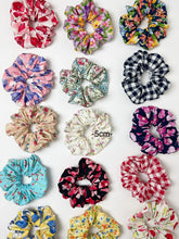 Load image into Gallery viewer, 3 x Hair Scrunchies