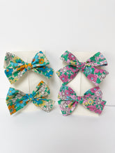 Load image into Gallery viewer, 2 Pairs of Small Bow hair clip with tail
