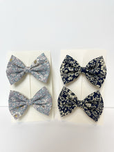 Load image into Gallery viewer, 2 Pairs of Mini Bow hair clips