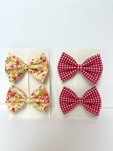 Load image into Gallery viewer, 2 Pairs of Mini Bow hair clips