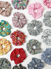 Load image into Gallery viewer, Hair Scrunchies Pack of 3