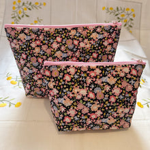 Load image into Gallery viewer, Quilted Make up bag set of 2
