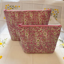 Load image into Gallery viewer, Quilted Bag set of 2
