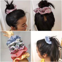 Load image into Gallery viewer, Hair Scrunchies
